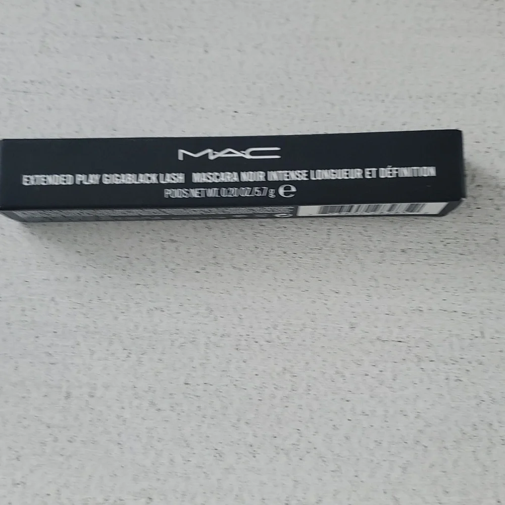 MAC EXTENDED PLAY GIGABLACK LASH MASCARA